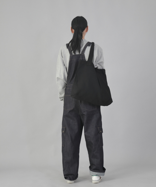 SAINTCREW(セントクルー)の「ミニマルビッグサイズショルダーバッグ MBS-122 ブラックブラック(エコバッグ/サブバッグ・メンズ・その他・フリー)」の11枚目の写真