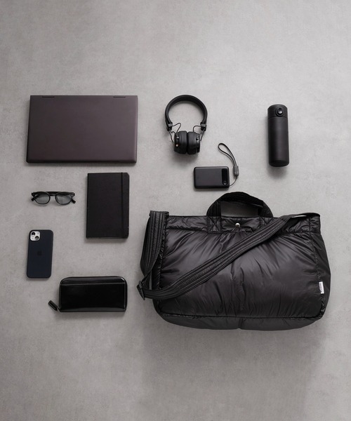 MAISON CLUB（メゾンクラブ）の「【MAISON CLUB】ナイロンエアーショルダーバッグ A4収納可能 メッセンジャーバッグ 軽量 ソフトバッグ 中綿　※（ショルダーバッグ・レディース・ブラック/ネイビー/グレー・FREE）」の10枚目の写真