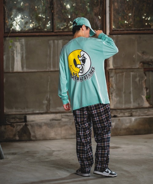 En serio TOKYO(エンソリオトーキョー)の「【SIDEWAYSTANCE】ドリップスマイリー長袖Tシャツ(Tシャツ/カットソー・メンズ・ブラック系/パープル系その他/ホワイト系・MEDIUM/LARGE)」の7枚目の写真