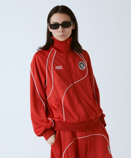 UMBRO（アンブロ）の「【UMBRO×Lui's】パイピングトラックジャケット（ブルゾン・レディース・ブラック/レッド・S/M）」の17枚目の写真