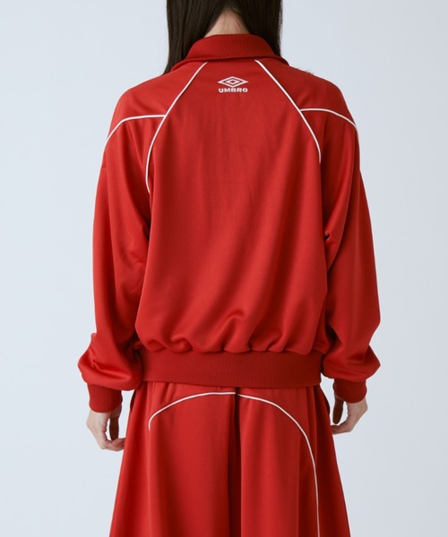 UMBRO（アンブロ）の「【UMBRO×Lui's】パイピングトラックジャケット（ブルゾン・レディース・ブラック/レッド・S/M）」の13枚目の写真