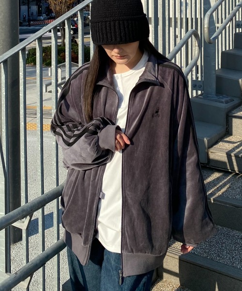 KANGOL（カンゴール）の「【KANGOL】袖ラインワンポイント刺繍ベロアトラックジャケット（ジャージ・レディース・ピンク/ベージュ/チャコール/ブラック・M/L/XL）」の20枚目の写真