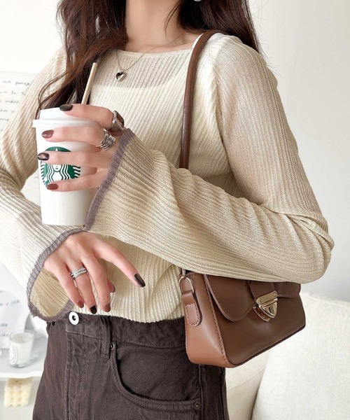 classicalelf（クラシカルエルフ）の「透き通る気品を、日常に。ランダムタックシアー袖フレア長袖トップス（Tシャツ/カットソー・レディース・ブラウン/アイボリー/ブラック/ブルー/ネイビー・X-LARGE/SMALL/MEDIUM/LARGE）」の18枚目の写真