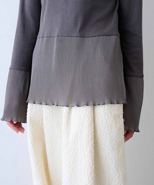 MEDE19F(メデジュウキュウ)の「MEDE19F プリーツドッキングトップス(Tシャツ/カットソー・レディース・チャコールグレー/アイボリー/ブラック・M)」の15枚目の写真