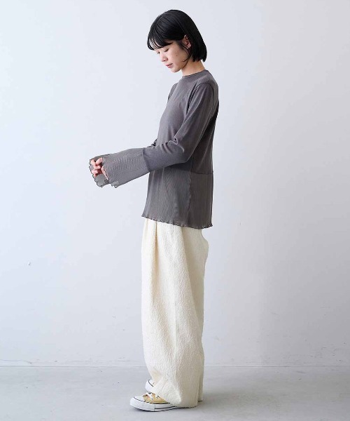 MEDE19F(メデジュウキュウ)の「MEDE19F プリーツドッキングトップス(Tシャツ/カットソー・レディース・チャコールグレー/アイボリー/ブラック・M)」の16枚目の写真