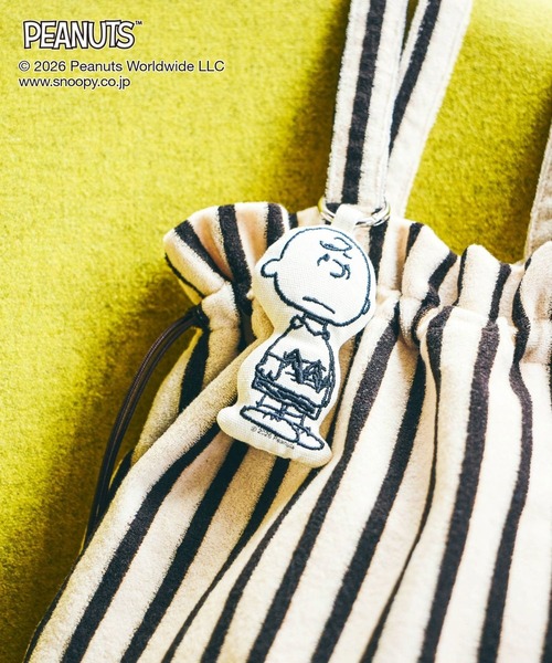 GLOBAL WORK（グローバルワーク）の「PEANUTS/チャーム付きパイル生地トート/634366（トートバッグ・レディース・チャコールグレー/アイボリー/ラベンダー・FREE）」の11枚目の写真