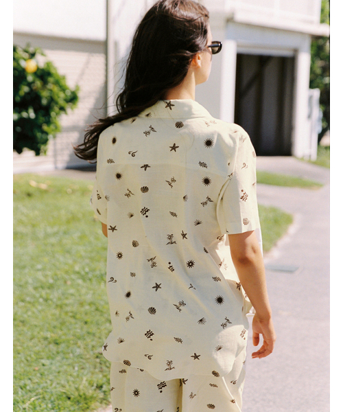SURFEA（サーフィー）の「SIMONE SHIRT_BEIGE（シャツ/ブラウス・レディース・その他・L/S）」の3枚目の写真