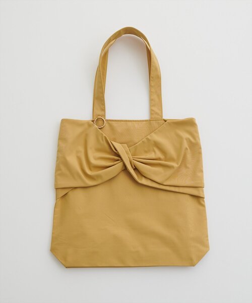 natural couture（ナチュラルクチュール）の「ねじリボントート（トートバッグ・レディース・ミント/イエロー/パープル/ピンク/ブラウン/レッド/サックスブルー/ブラック/ライトベージュ・FREE）」の7枚目の写真