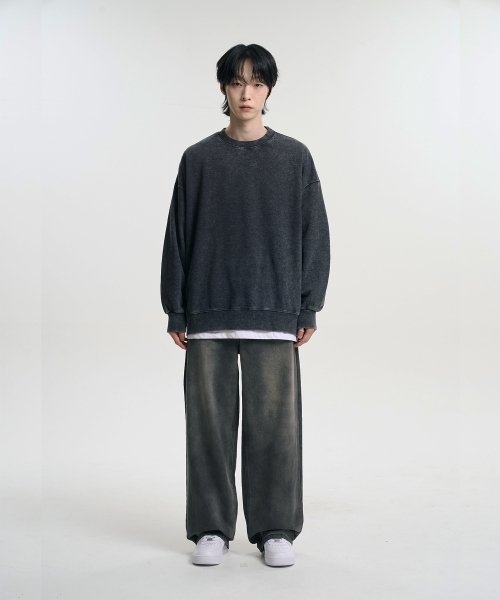MOOVN(ムブン)の「オーバーサイズピグメントスウェットシャツチャコール(スウェット・メンズ・チャコール・XX-LARGE/LARGE/MEDIUM/X-LARGE)」の2枚目の写真