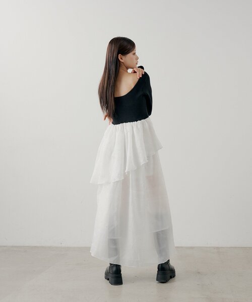 Chico(チコ)の「【SALON by Chico】パール付きドッキングタックボリュームワンピース(ワンピース・レディース・ブラック/アイボリー/ブラック系その他・FREE)」の7枚目の写真