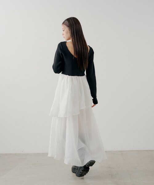 Chico(チコ)の「【SALON by Chico】パール付きドッキングタックボリュームワンピース(ワンピース・レディース・ブラック/アイボリー/ブラック系その他・FREE)」の8枚目の写真