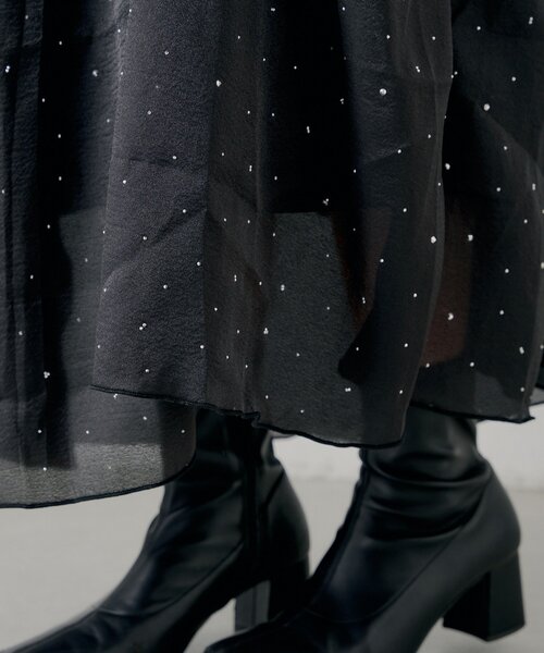 Chico(チコ)の「【SALON by Chico】パール付きドッキングタックボリュームワンピース(ワンピース・レディース・ブラック/アイボリー/ブラック系その他・FREE)」の17枚目の写真