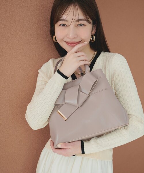 natural couture（ナチュラルクチュール）の「合皮リボンアイコンバッグ（ショルダーバッグ・レディース・サックスブルー/アイボリー/レッド/モカ/ブラック・FREE）」の4枚目の写真