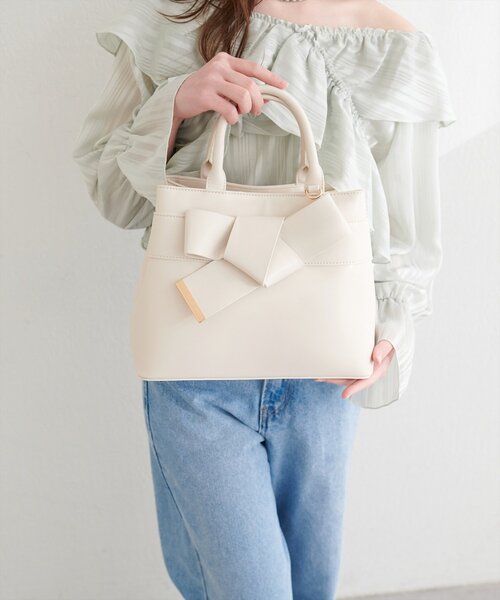 natural couture（ナチュラルクチュール）の「合皮リボンアイコンバッグ（ショルダーバッグ・レディース・サックスブルー/アイボリー/レッド/モカ/ブラック・FREE）」の6枚目の写真