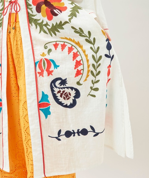 チャイハネ(チャイハネ)の「【チャイハネ】エルジャン刺繍カーディガン(カーディガン/ボレロ・レディース・ブラック/ブルー/ホワイト・FREE)」の12枚目の写真