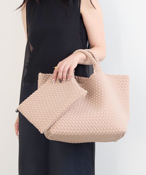 NAGHEDI(ナゲディ)の「【NAGHEDI】トートバッグ-St Barths Medium Tote(トートバッグ・レディース・アイボリー/カーキ/ピンク・M)」の2枚目の写真