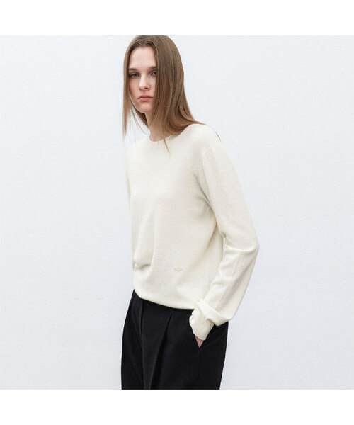 ATELIER NAIN(アトリエナイン)の「(T-7153)ESSENTIAL WHOLE GARMENT ROUND NECK KNIT(ニット/セーター・レディース・アイボリー/ブラック/ライトグレー・FREE)」の2枚目の写真