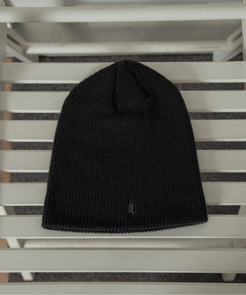 lawgy(ラウジー)の「simple rib embroidery logo knit cap / シンプルリブエンブロイダリーロゴニットキャップ(ニットキャップ/ビーニー・レディース・ブラック/チャコール・FREE)」の1枚目の写真