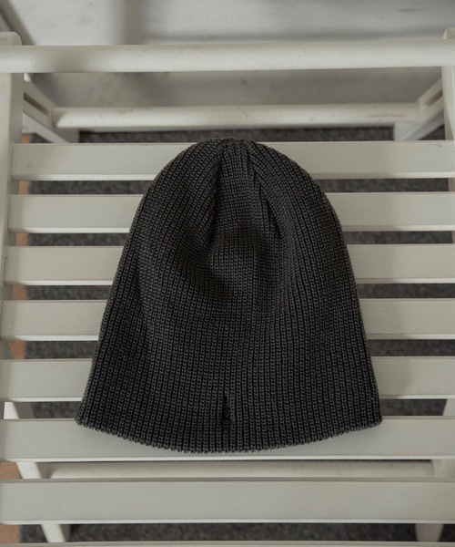 lawgy(ラウジー)の「simple rib embroidery logo knit cap / シンプルリブエンブロイダリーロゴニットキャップ(ニットキャップ/ビーニー・レディース・ブラック/チャコール・FREE)」の8枚目の写真