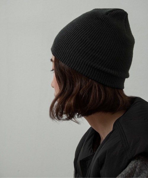 lawgy(ラウジー)の「simple rib embroidery logo knit cap / シンプルリブエンブロイダリーロゴニットキャップ(ニットキャップ/ビーニー・レディース・ブラック/チャコール・FREE)」の11枚目の写真