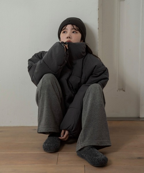 lawgy(ラウジー)の「simple rib embroidery logo knit cap / シンプルリブエンブロイダリーロゴニットキャップ(ニットキャップ/ビーニー・レディース・ブラック/チャコール・FREE)」の17枚目の写真