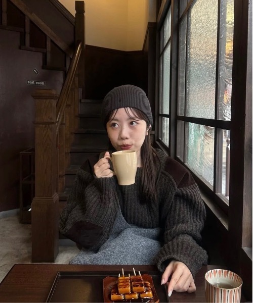 lawgy(ラウジー)の「simple rib embroidery logo knit cap / シンプルリブエンブロイダリーロゴニットキャップ(ニットキャップ/ビーニー・レディース・ブラック/チャコール・FREE)」の19枚目の写真