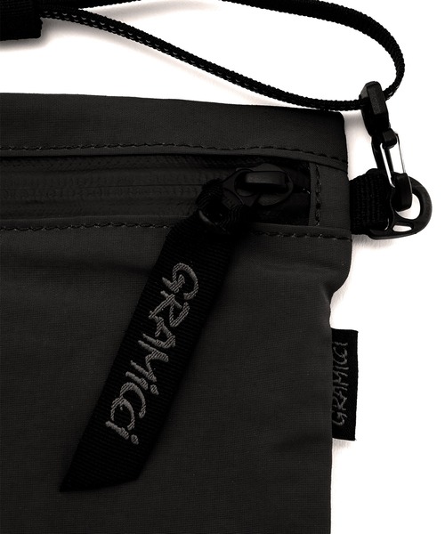 and wander(アンドワンダー)の「and wander/アンドワンダー × Gramicci/グラミチ nylon sacoche ナイロンサコッシュ 2026年春夏(ショルダーバッグ・メンズ・ブラック・FREE)」の9枚目の写真