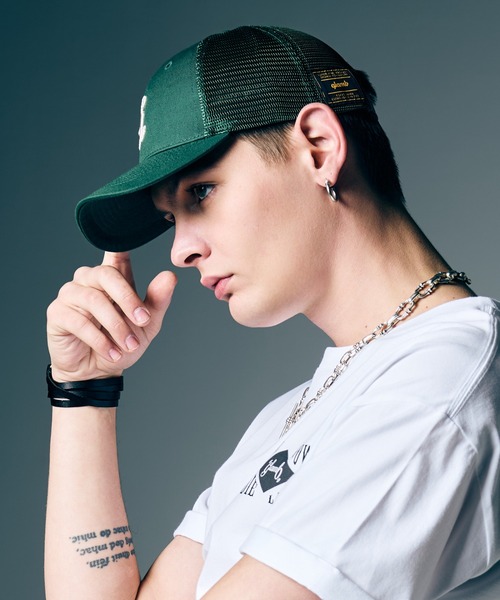 glamb（グラム）の「Mesh Initial Cap / メッシュイニシャルキャップ（ニットキャップ/ビーニー・メンズ・ブラック/グリーン・FREE）」の8枚目の写真