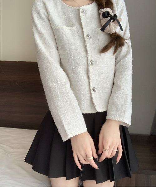 AMAJI(アマジ)の「ノーカラーツイードジャケット(ノーカラーコート・レディース・ホワイト/ブルー・LARGE/MEDIUM/SMALL/X-LARGE)」の1枚目の写真
