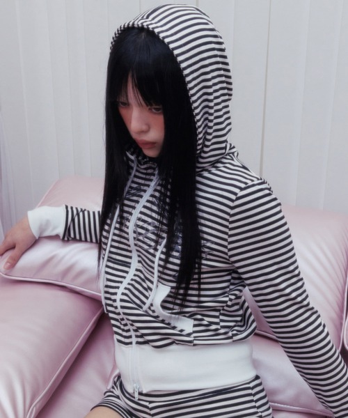 NIIER NOR（ニアノア）の「A'GEM/9 × .kom 『NIIER NOR/ニーアノア』 REVOLVER STRIPE HOOD ZIP-UP/リボルバーボーダージップパーカー（パーカー・レディース・ホワイト/ブラック・FREE）」の8枚目の写真
