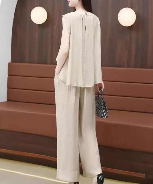 Flugge(フラッジー)の「ノースリーブブラウス+パンツセット(シャツ/ブラウス・レディース・アイボリー/ブラック・LARGE/MEDIUM)」の5枚目の写真