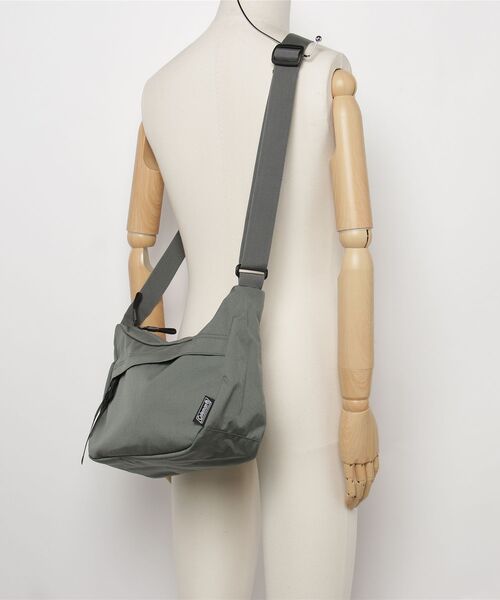 COLEMAN(コールマン)の「コールマン Coleman ユニウォーカーバナナショルダー(グレー)(ショルダーバッグ・メンズ・その他・ONE SIZE)」の3枚目の写真