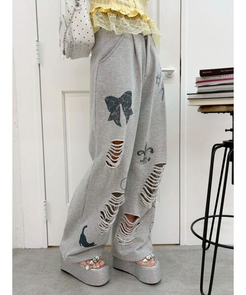 EVRIS(エヴリス)の「グラフィックデザインウラケワイドパンツ(スウェットパンツ・レディース・グレー/ブラック/ホワイト・SMALL/MEDIUM)」の3枚目の写真