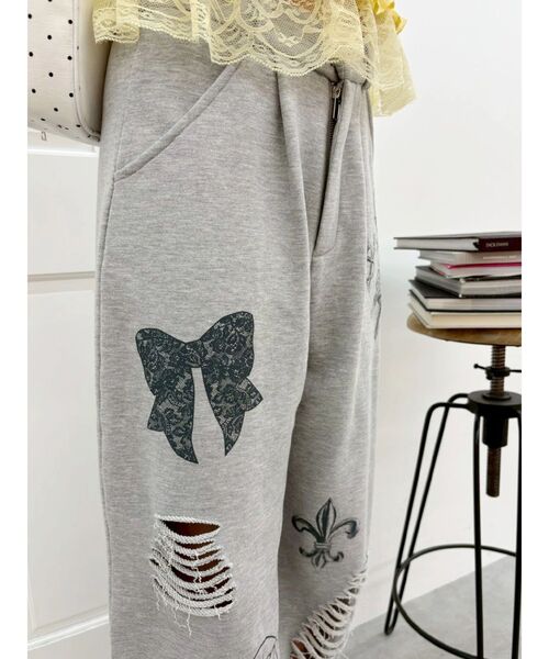 EVRIS(エヴリス)の「グラフィックデザインウラケワイドパンツ(スウェットパンツ・レディース・グレー/ブラック/ホワイト・SMALL/MEDIUM)」の8枚目の写真