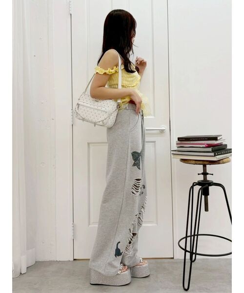 EVRIS(エヴリス)の「グラフィックデザインウラケワイドパンツ(スウェットパンツ・レディース・グレー/ブラック/ホワイト・SMALL/MEDIUM)」の13枚目の写真