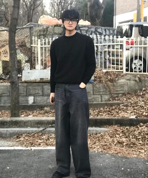 INDUST（インダスト）の「バレルフィットカーブドウォッシングデニムワイドパンツ_ブラック（デニムパンツ・レディース・ブラック・1(S)/2(M)/3(L)）」の3枚目の写真