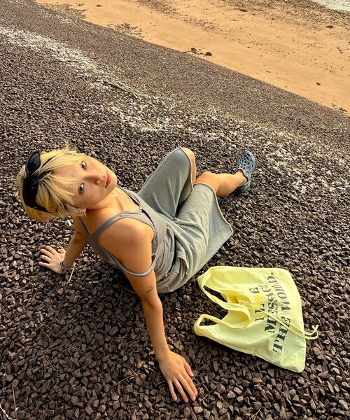 AMESWORLDWIDE（アメスワールドワイド）の「LETTERING CASUAL HOBO BAG YELLOW（ショルダーバッグ・レディース・その他・FREE）」の4枚目の写真