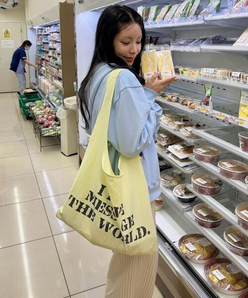 AMESWORLDWIDE（アメスワールドワイド）の「LETTERING CASUAL HOBO BAG YELLOW（ショルダーバッグ・レディース・その他・FREE）」の6枚目の写真