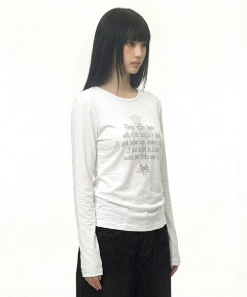 DAMISH(ダミシュ)の「タイポグラフィクロスUネックロングスリーブ_アイボリー(Tシャツ/カットソー・レディース・アイボリー・FREE)」の2枚目の写真