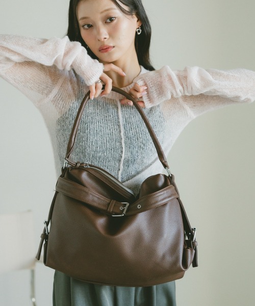 VANNIE U(ヴァニーユー)の「ベルトボストンバッグ/取り外し可能ショルダーベルト付き/2WAY(ボストンバッグ・レディース・ブラウン/ブラック・FREE)」の17枚目の写真