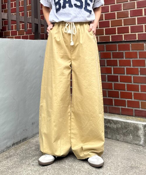 CIAOPANIC TYPY（チャオパニックティピー）の「【UNISEX】【プラスサイズあり】接触冷感配色ステッチカーブパンツ（チノパンツ・レディース・ベージュ/ブラック/サックスブルー・LARGE/MEDIUM/XX-LARGE）」の8枚目の写真