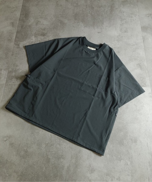 many men many mind(メニーメンメニーマインド)の「MANYMENMANYMINDS / AIRLEAKFABRIC/クルーネックTシャツ(Tシャツ/カットソー・メンズ・チャコール/ブラック・LARGE/X-LARGE/MEDIUM)」の2枚目の写真