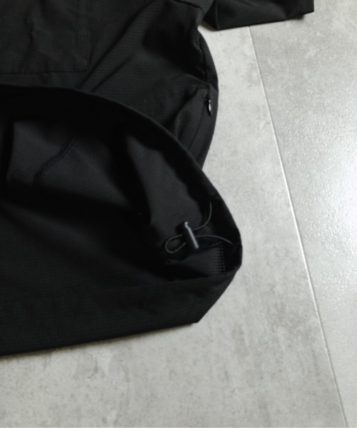 many men many mind(メニーメンメニーマインド)の「MANYMENMANYMINDS / AIRLEAKFABRIC/クルーネックTシャツ(Tシャツ/カットソー・メンズ・チャコール/ブラック・LARGE/X-LARGE/MEDIUM)」の11枚目の写真