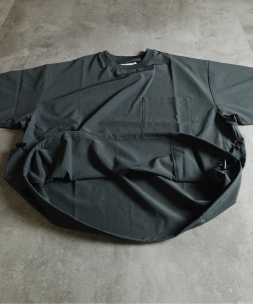 many men many mind(メニーメンメニーマインド)の「MANYMENMANYMINDS / AIRLEAKFABRIC/クルーネックTシャツ(Tシャツ/カットソー・メンズ・チャコール/ブラック・LARGE/X-LARGE/MEDIUM)」の20枚目の写真