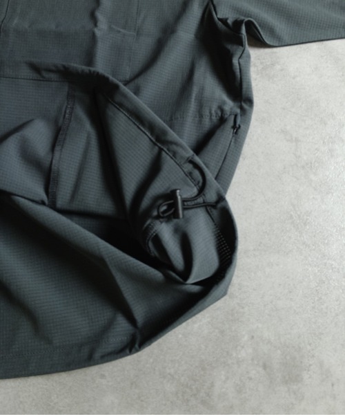 many men many mind(メニーメンメニーマインド)の「MANYMENMANYMINDS / AIRLEAKFABRIC/クルーネックTシャツ(Tシャツ/カットソー・メンズ・チャコール/ブラック・LARGE/X-LARGE/MEDIUM)」の21枚目の写真