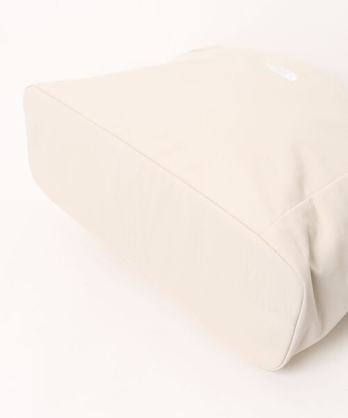 THE NORTH FACE(ザノースフェイス)の「国内未発売 THE NORTH FACE(ザ ノース フェイス) / トートバッグ / ハンドバッグ / LINDEN TOTE BAG / リンデントートバッグ(トートバッグ・メンズ・ブラック/クリーム・FREE)」の16枚目の写真