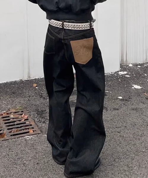 Sibra(シブラ)の「配色バックポケットルーズワイドデニムパンツ(デニムパンツ・レディース・ブラック・M/S/L)」の9枚目の写真