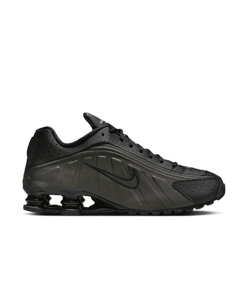 NIKE（ナイキ）の「NIKE Shox R4（ナイキ ショックス R4）（スニーカー・メンズ・ブラック系/シルバー系・24cm/24.5cm/25cm/25.5cm/26cm/26.5cm/27cm/27.5cm/28cm/28.5cm/29cm）」の5枚目の写真