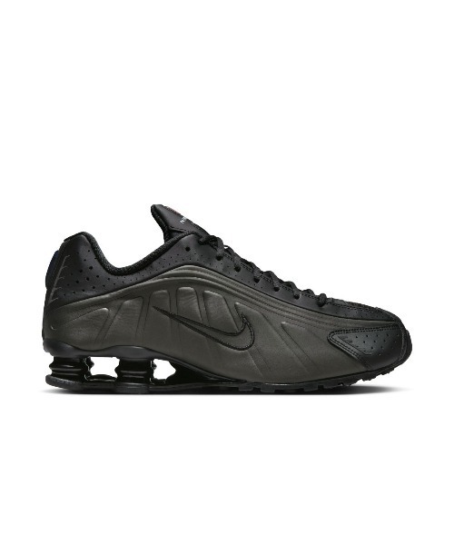 NIKE（ナイキ）の「NIKE Shox R4（ナイキ ショックス R4）（スニーカー・メンズ・ブラック系/シルバー系・24cm/24.5cm/25cm/25.5cm/26cm/26.5cm/27cm/27.5cm/28cm/28.5cm/29cm）」の6枚目の写真