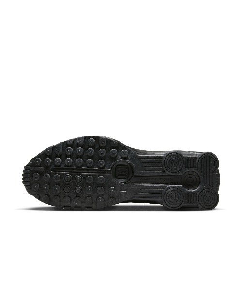 NIKE（ナイキ）の「NIKE Shox R4（ナイキ ショックス R4）（スニーカー・メンズ・ブラック系/シルバー系・24cm/24.5cm/25cm/25.5cm/26cm/26.5cm/27cm/27.5cm/28cm/28.5cm/29cm）」の7枚目の写真